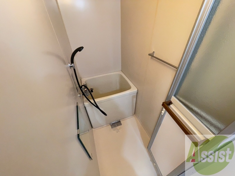 バス・シャワールーム　お風呂になります。一日の疲れを癒してくださいね。