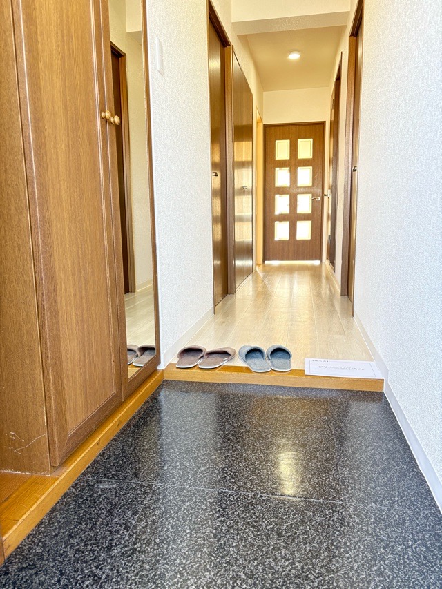玄関　※同物件・別部屋のお写真です。