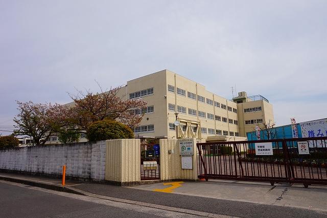 中学校　高槻市立如是中学校（中学校）まで279m