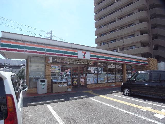 コンビニ　セブンーイレブン明石硯町店（コンビニ）まで657m
