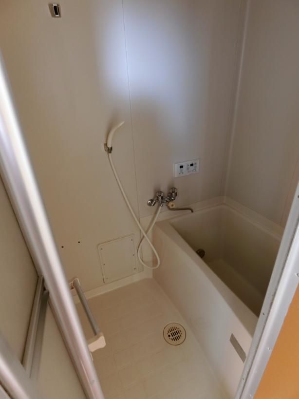 バス・シャワールーム　追い焚き給湯付のお風呂です。