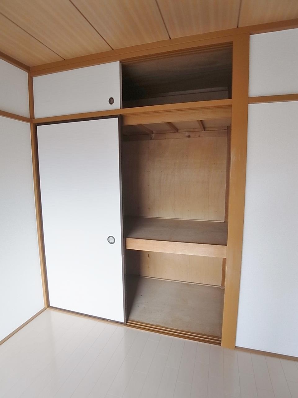 収納　押入れタイプの収納は元和室ならではの大容量。