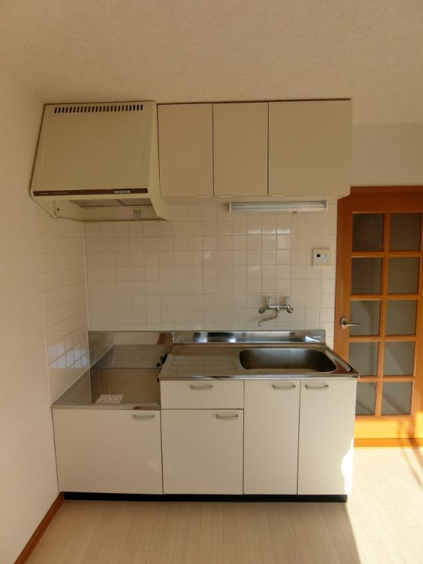 キッチン　二口コンロが置けるシンプルなキッチンです。