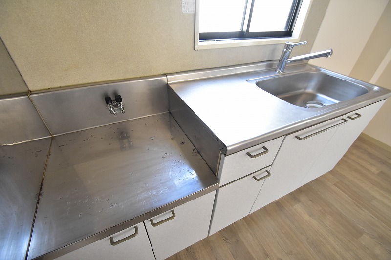 キッチン　お問合せはシティホーム海田センター　082-821-2227