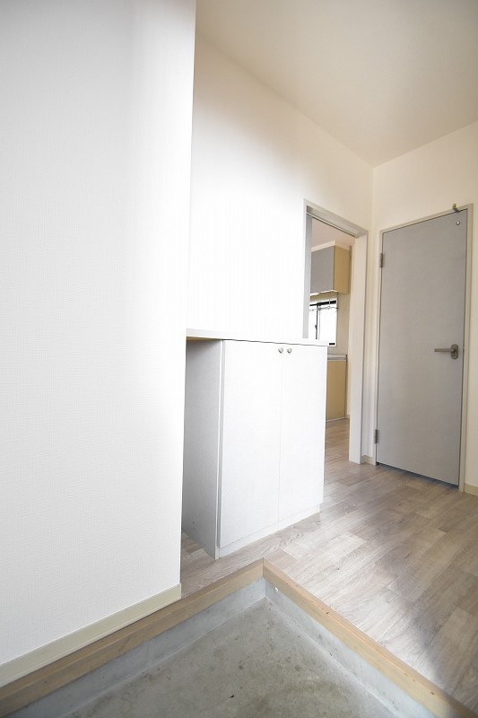 玄関　お問合せはシティホーム海田センター　082-821-2227