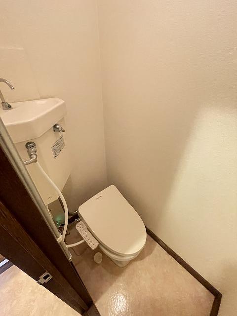 トイレ　トイレ