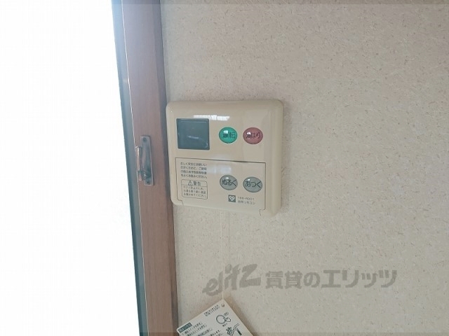 その他設備　給湯器リモコン