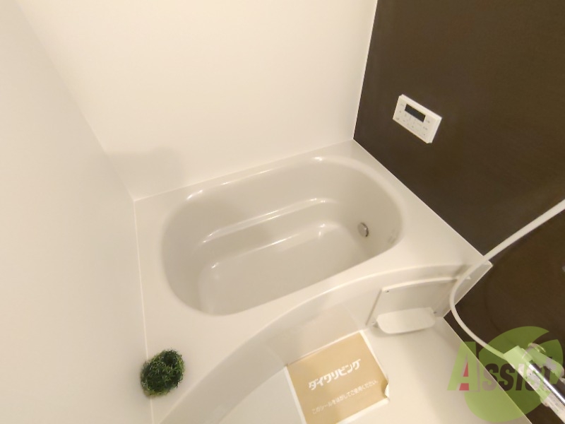 バス・シャワールーム　１人暮らしにはピッタリのサイズ感ですね！