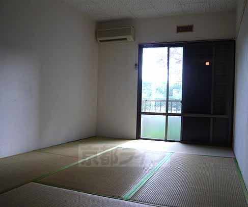 メゾンド静市の居間写真