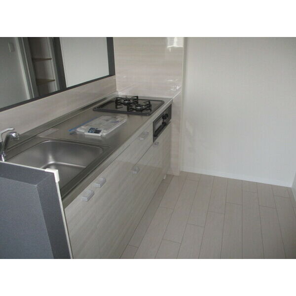 キッチン　対面キッチンは料理も掃除もしやすいですね♪