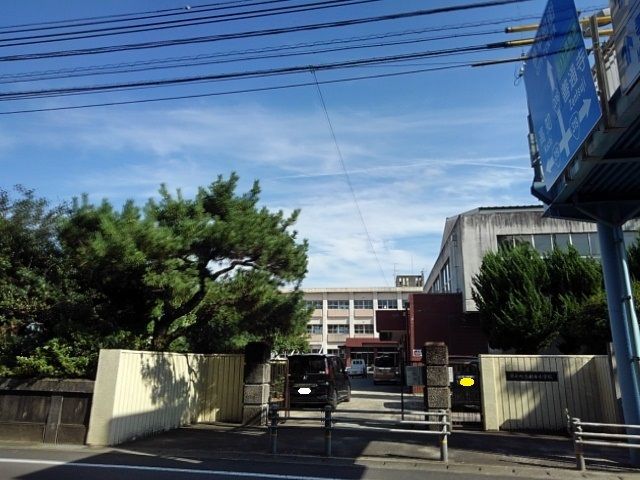 小学校　琴平町立榎井小学校（小学校）まで450m