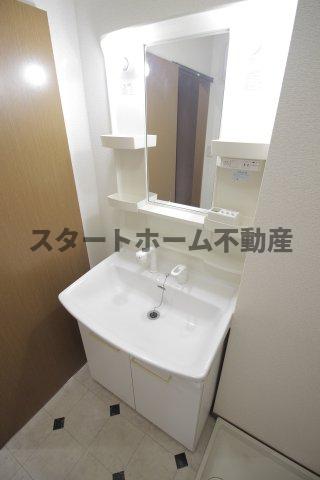 洗面設備　脱衣スペースもあります