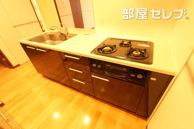 キッチン　嬉しい３口コンロ