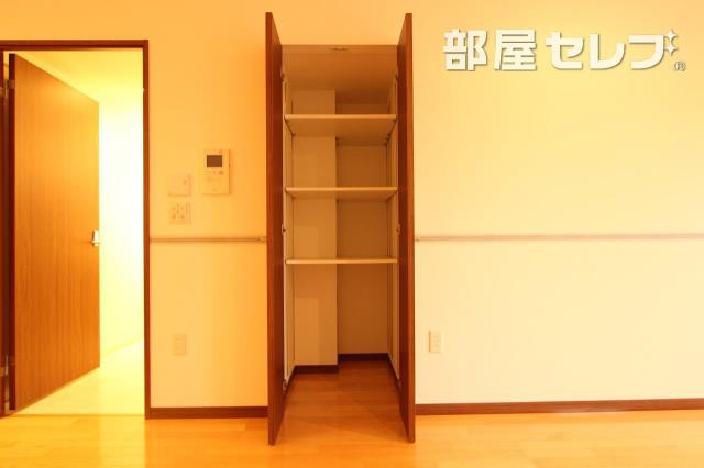 収納　奥行のある収納です