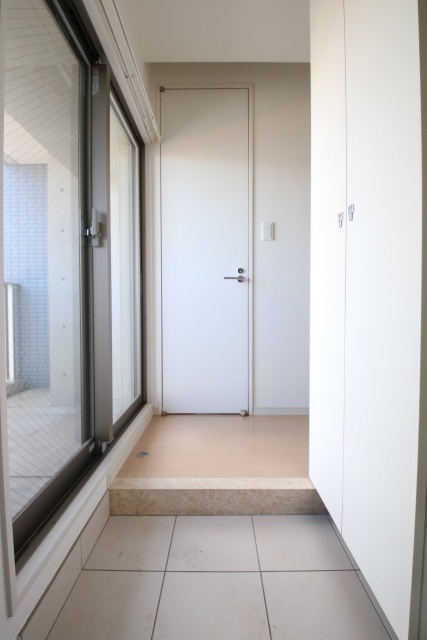 玄関　※別室の参考写真の為、現況優先です。