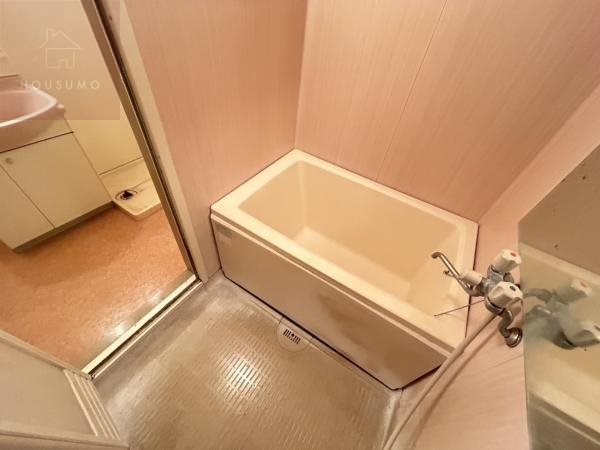 バス・シャワールーム　落ち着いた空間のお風呂です