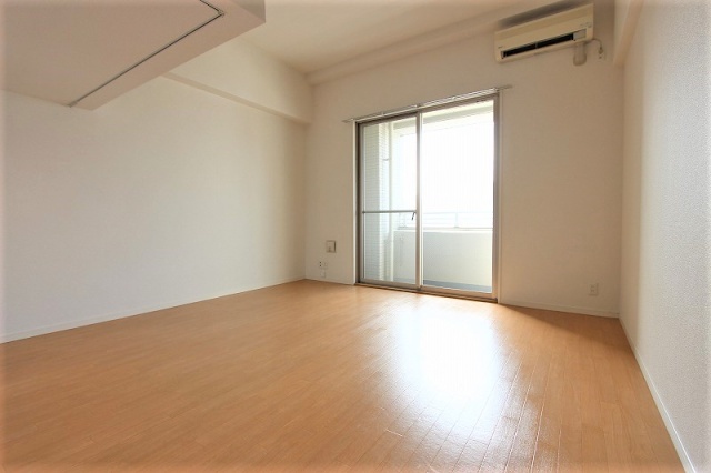 居室・リビング　同物件別号室