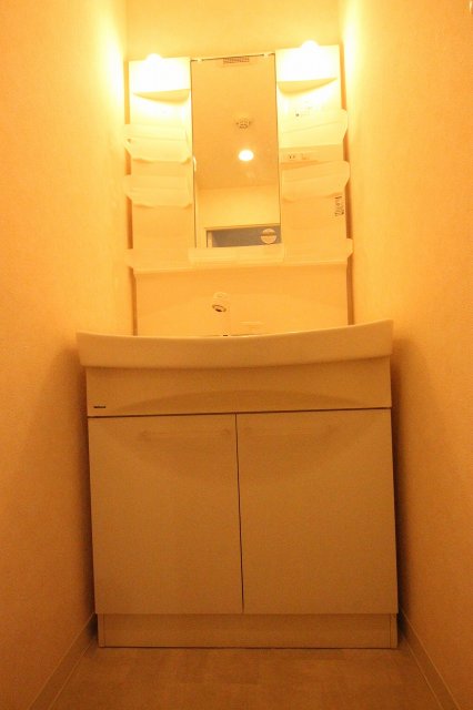 バス・シャワールーム　同物件別号室の写真です。