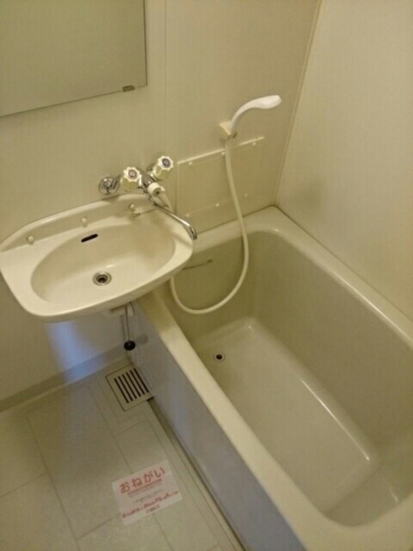 バス・シャワールーム　図面と現状に相違がある場合には現状を優先