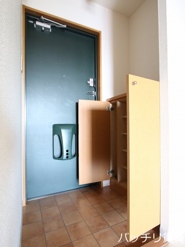 玄関　別室写真の為、現状を優先いたします。