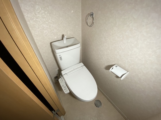 トイレ　※他号室の写真です。