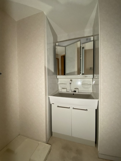 洗面設備　※他号室の写真です。