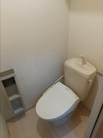 トイレ　同間取り別部屋写真です。