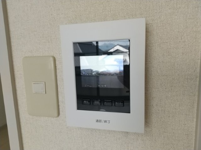 セキュリティ　同間取り別部屋写真です。