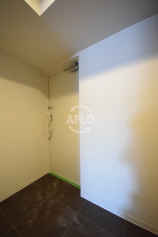 玄関　ラクラス堺筋本町　玄関