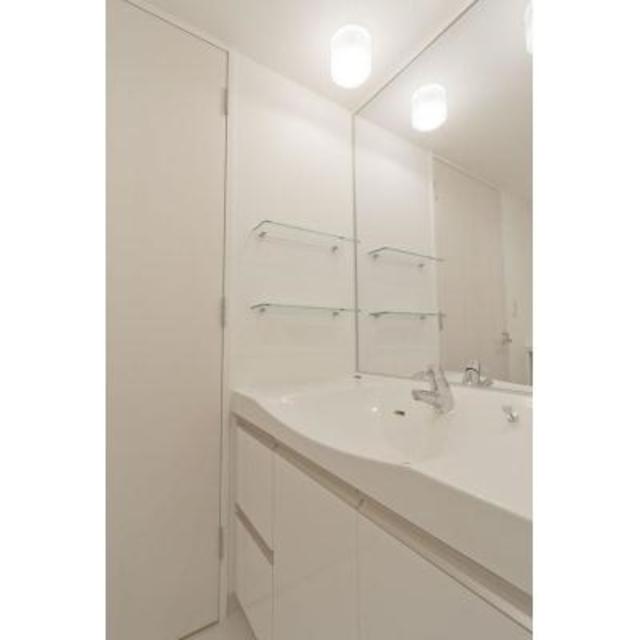 洗面設備　※写真は同タイプ住戸です。