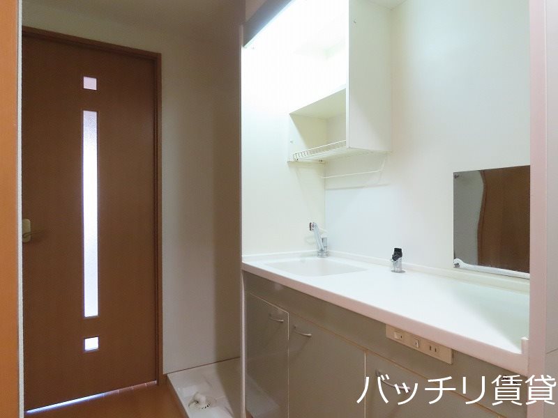 キッチン　同型タイプの為、現状を優先致します。