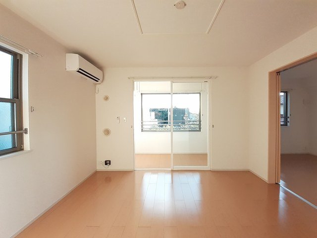 居室・リビング　ゆったりとした居間です