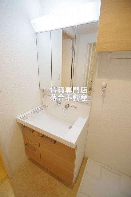 洗面設備　独立洗面化粧台付き