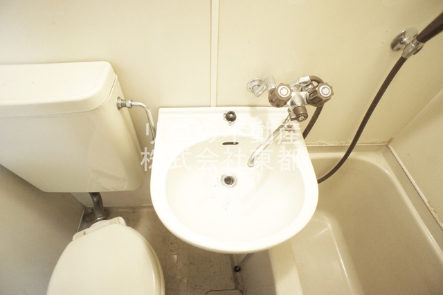 洗面設備　洗面ボウルもついているので、ここで洗顔できますね☆