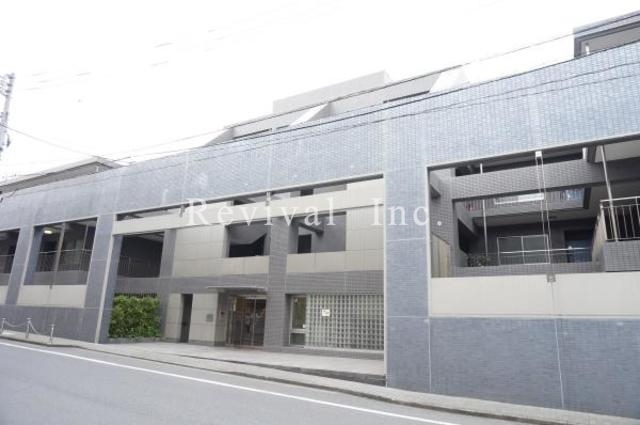 建物外観　閑静な住宅街　低層型4階建てマンション