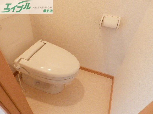 トイレ　同物件別室反転タイプ画像