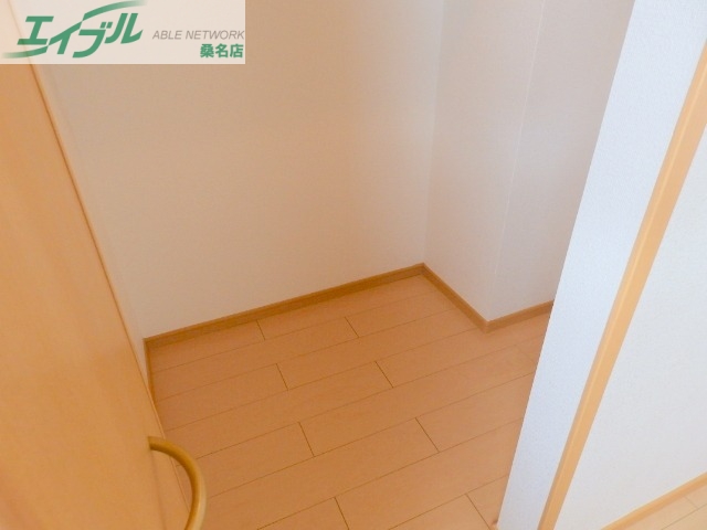 収納　同物件別室反転タイプ画像