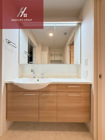 洗面設備　脱衣スペースもあります