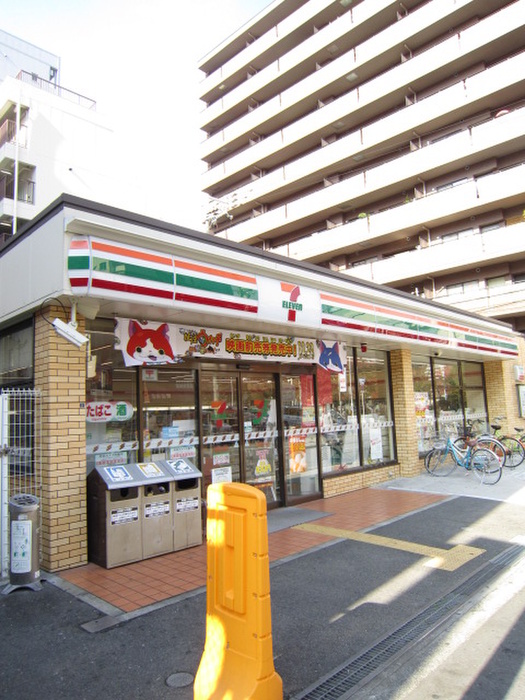 コンビニ　セブンイレブン（コンビニ）まで400m