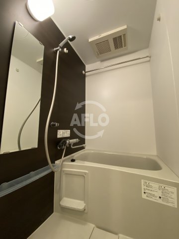 バス・シャワールーム　TLRレジデンス本町WEST　バスルーム