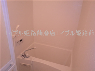 バス・シャワールーム　写真は反転のお部屋です