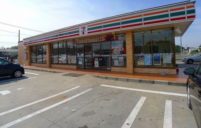 コンビニ　セブンイレブン（コンビニ）まで750m