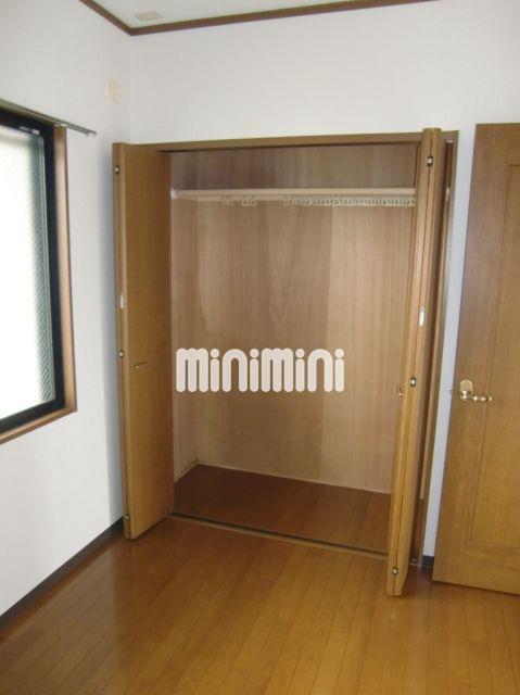 収納　長いコートも収納できます