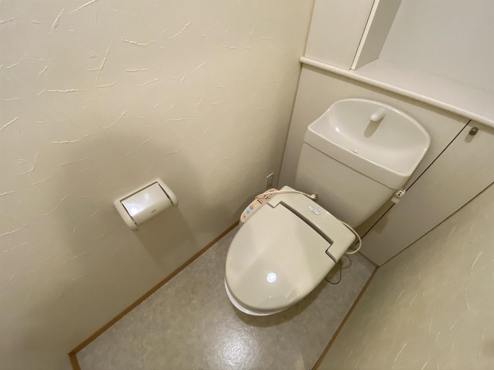 トイレ　温水洗浄暖房便座トイレ