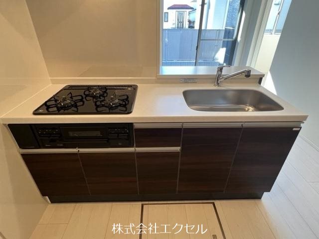 キッチン　3口コンロ付きのシステムキッチン♪