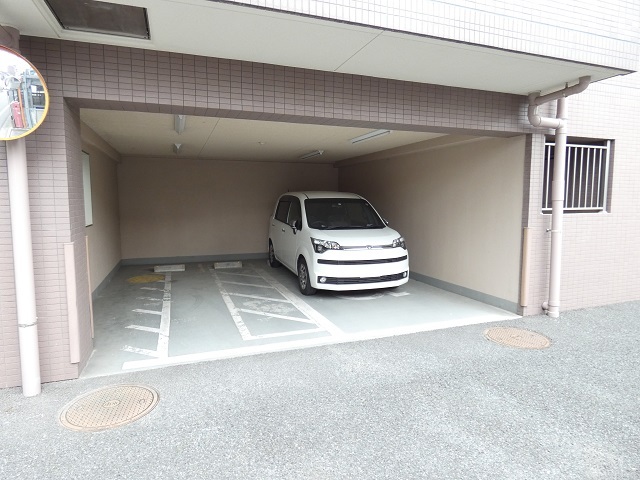 駐車場　★敷地内駐車場★（空き状況・使用料等詳細はご確認下さい）