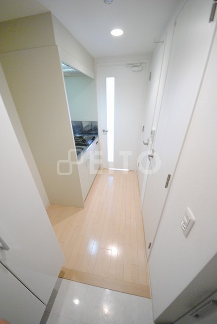 玄関　写真は５０１号室