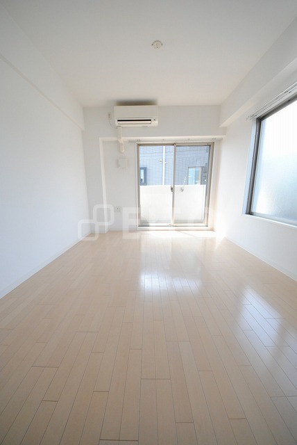 居室・リビング　写真は５０１号室