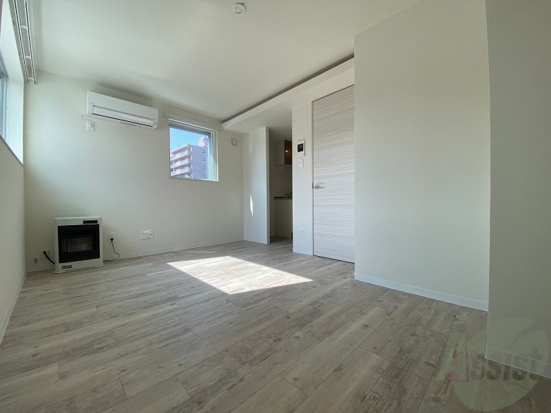 居室・リビング　広くてきれいなリビングです！快適に過ごせそうですね。