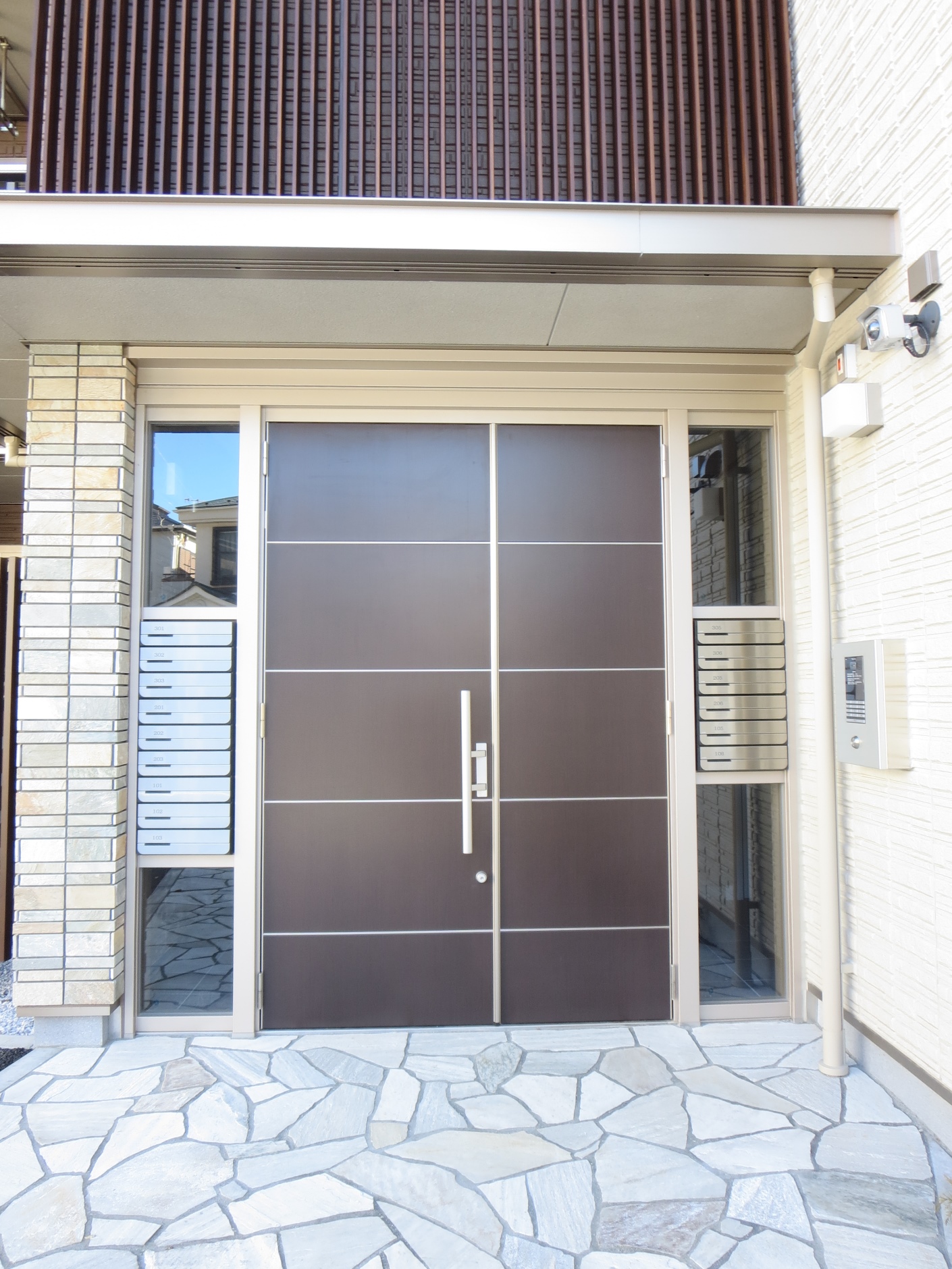 エントランス　安心のオートロック